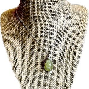 Handcrafted natural‎ peridot silver plated wired wrapped nugget 18” silver Chain